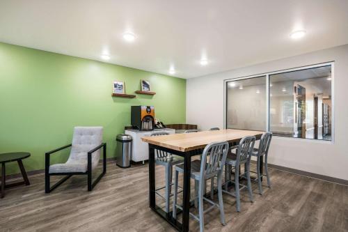 大堂, WoodSpring Suites Elgin - Chicago in 埃爾金