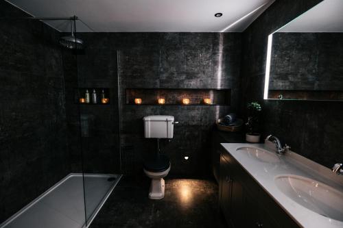 321880023 South Causey Inn