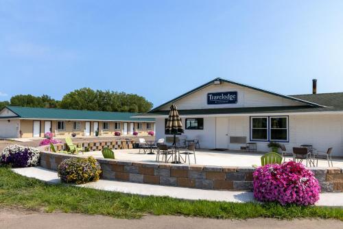 . Travelodge by Wyndham Spirit Lake/Okoboji