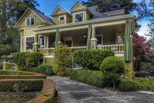 Calderwood Inn 5