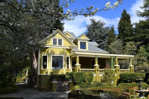 B&B Healdsburg - Calderwood Inn - Bed and Breakfast Healdsburg