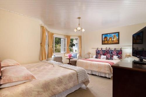 Superior Quadruple Room image 5