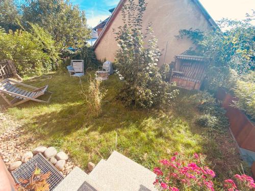 Gemütliche Landhaus Wohnung auf dem Ponyhof - Himmelbett, Kamin & Garten