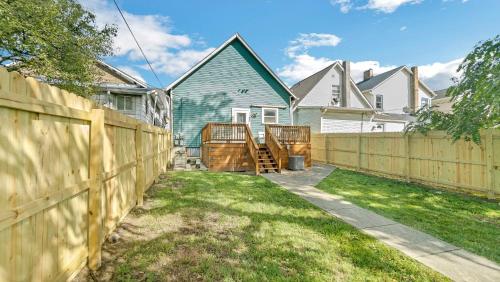 Adorable Victorian-era 3BR Home - Blocks to Lucas Oil Stadium! home