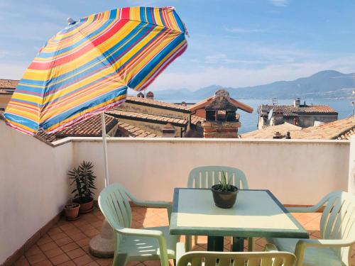 Red House with Lake View gîte à louer Torri del Benaco