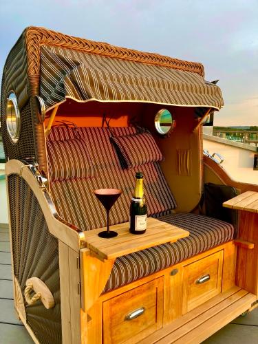 Penthouse mit Dachterrasse, Meerblick, Klimaanlage, Gasgrill, Kamin, Luxus-Design-Apartment, 2 Minuten zum Strand, Binz (Foto 10)