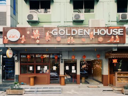 Golden House BTS Chidlom Bangkok, Bangkok