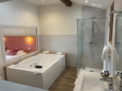 Suite, bain à remous