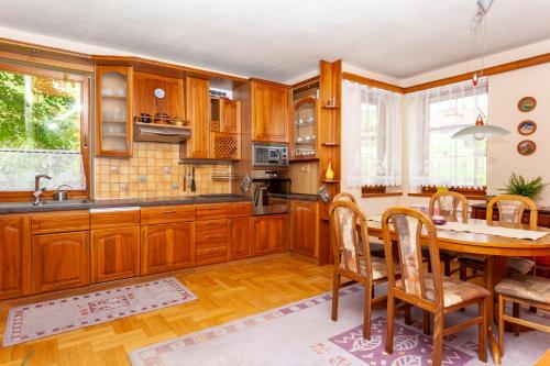 Dotări, Penzión Javor - apartmány (Penzion Javor - apartmany) in zdiar