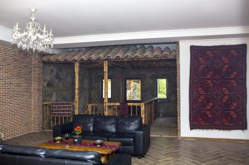 Pub/salon, Bekas wine cellar in Akhmeta