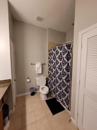 Luxury Retreat in the heart of Houston near NRG & Toyota Center, Eat Live & Play