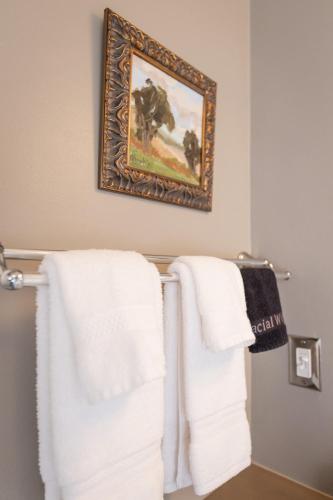 Nantucket Whale Inn, Half Moon Bay Nantucket Whale Inn, Half Moon Bay