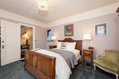 Nantucket Whale Inn, Half Moon Bay Nantucket Whale Inn, Half Moon Bay