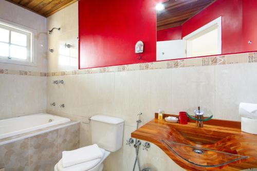 Double Room with Spa Bath image 3