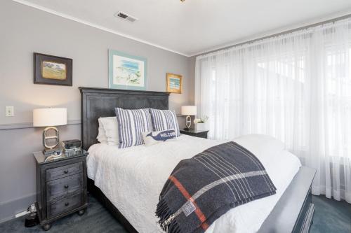 Nantucket Whale Inn, Half Moon Bay Nantucket Whale Inn, Half Moon Bay