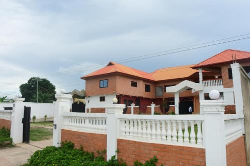 Vue extérieure, Odo So Royal Hotel in Akosombo