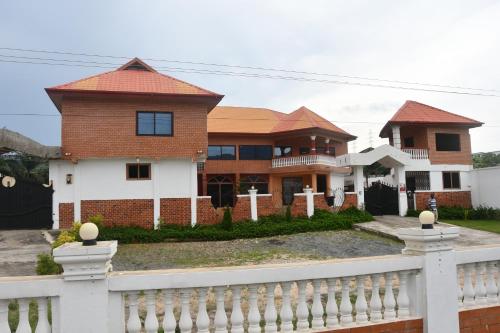 A szálláshely kívülről, Odo So Royal Hotel in Akosombo