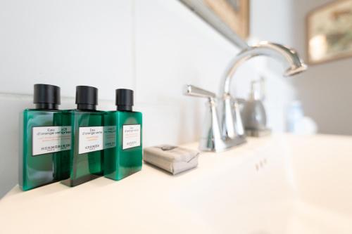 Nantucket Whale Inn, Half Moon Bay Nantucket Whale Inn, Half Moon Bay