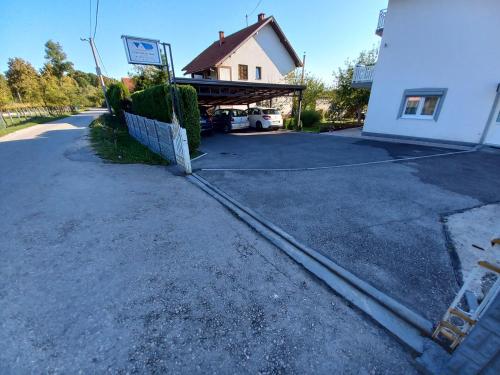 Guesthouse Denis - image 3