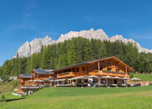 Hotel Dolomiti Lodge Alvera'