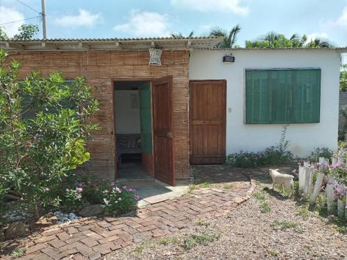 . LA CABAÑA DE HUERTAMAR