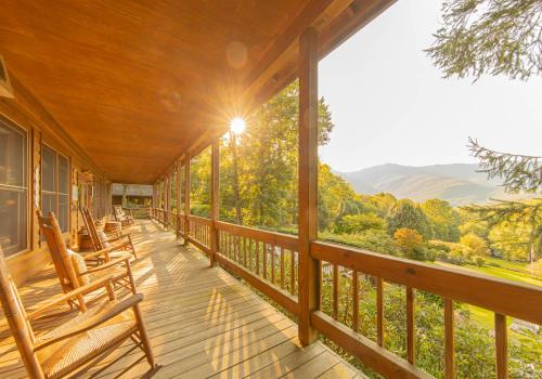 Mount Mitchell Eco Retreat in Busick, USA