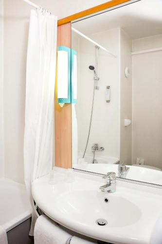 ibis Paris Pantin Eglise - image 11