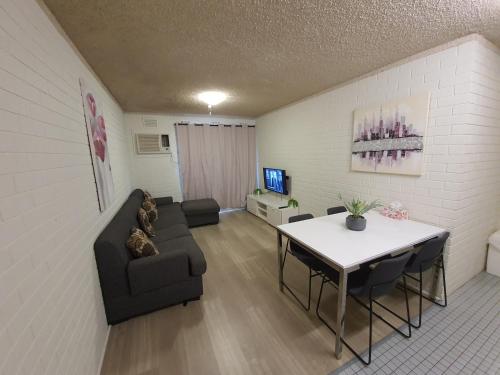 2 bedrooms, 4 beds