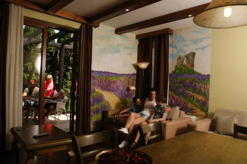 Balcony/terrace, To apartmanhazak in Bank