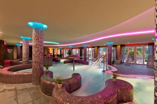 Spa, To apartmanhazak in Bank