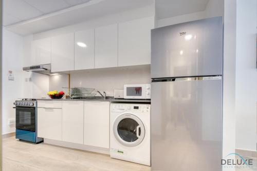 Snug Studio at Bloom Towers C JVC by Deluxe Holiday Homes