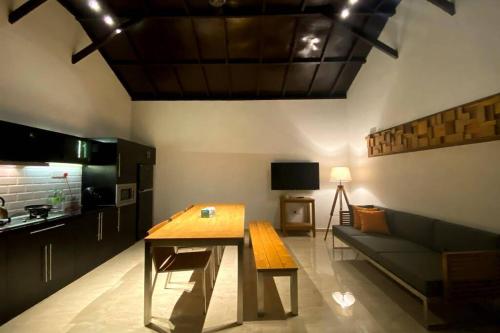 Charis Villa 3 - 2 Bedroom with Rock Pool (Not Private Pool)