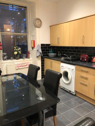 Large Grange Apartment, Edinburgh (photo 10)