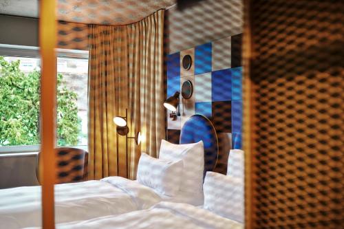 Superior Double Room image 6