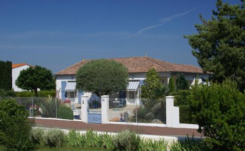 CHAMBRE D'HOTES "La Paisible" - VILLA L'OLIVIER côté mer