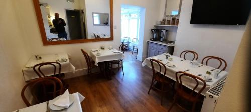 Colebrook Guest House in Farnborough