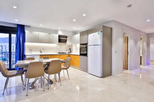 MENE SUITES - image 5
