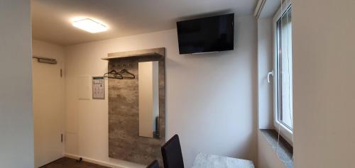 NEW CITY ROOMS