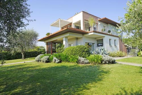  Villa Buena Vista in Moniga del Garda