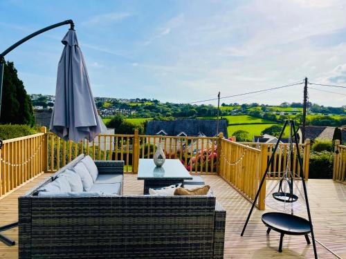 Beach Location Complete Property containing TWO Apartments Sleeps 12 Pembrokeshire WALES gîte à louer Saundersfoot