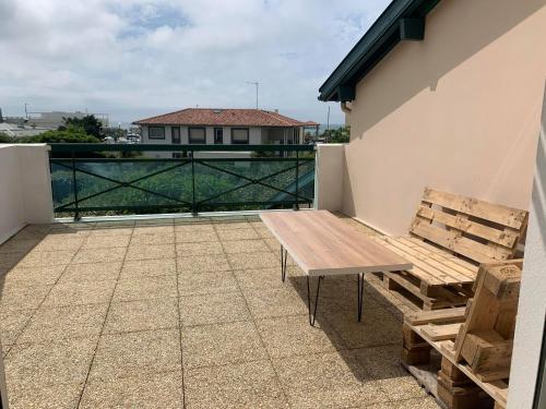 50m² pieds dans l'eau + 20m² Terrasse- Vue sur mer