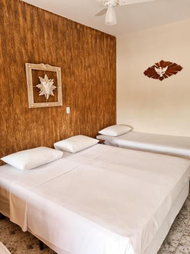 1 queen bed, 1 twin bed