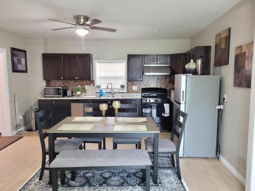 No Chores, 10min to downtown and 25min to Niagara Falls - Apartment - Buffalo