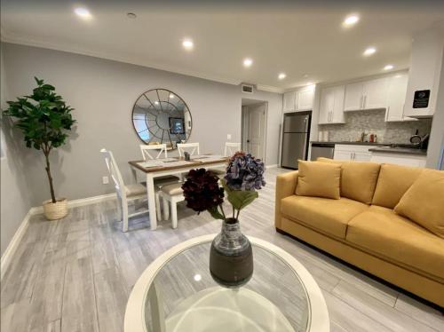 Stylish Hollywood Townhouse - Ideal Location in Los Angeles, USA