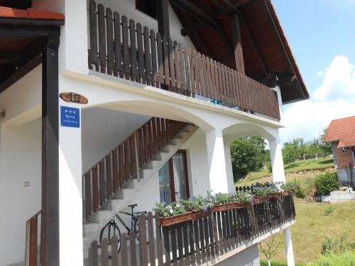  Apartment Dijana in Grabovac