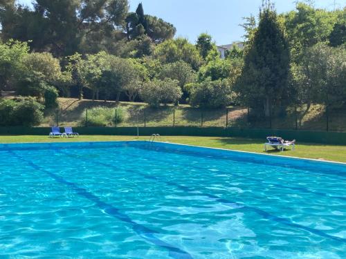 IMPRESIONANTE CASA PARA 8 PERSONAS 4dormitorios y zona bbq gîte à louer Trajo de Vila Avall