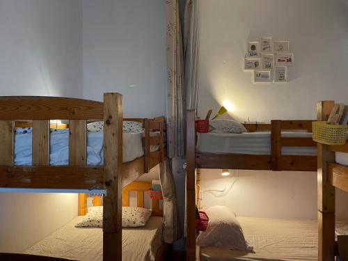1 bunk bed
