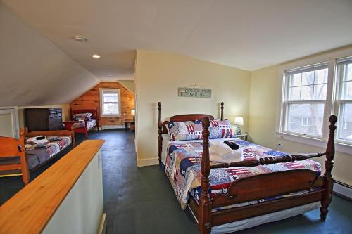 South Yarmouth Cottage by Leavetown Vacations