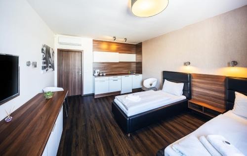 1 queen bed