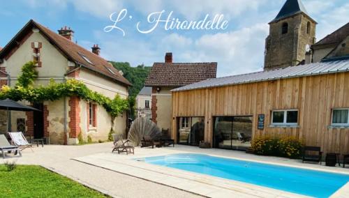 Pool house-L'hirondelle de Sermizelles- grand jardin, calme et nature aux portes du Morvan